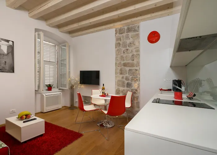 아파트 Nije Presa 2 *